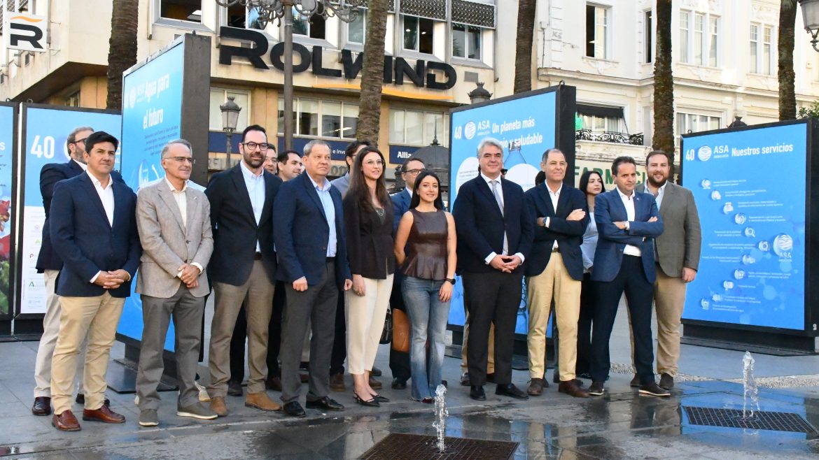Exposición de ASA Andalucía en la plaza de las Tendillas