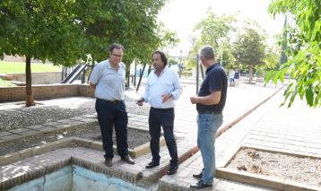 EMACSA inicia las obras de mejora y naturalización de las fuentes del Jardín de los Poetas
